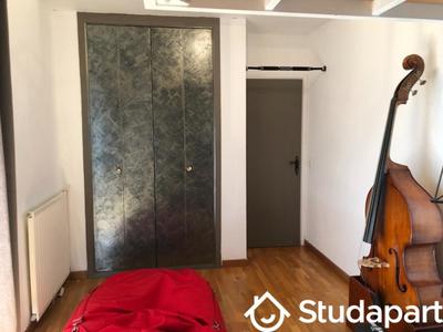 Chambre - 15 m² - 1 pièce