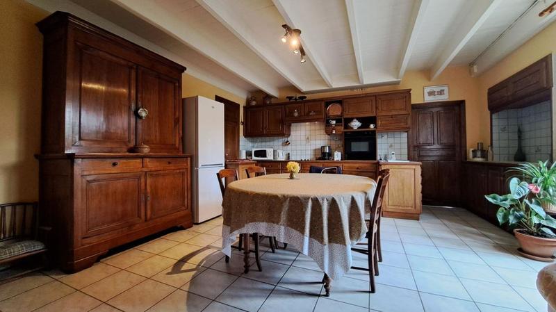 Propriété - 130 m² - 6 pièces