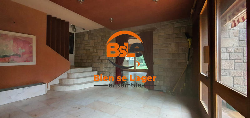 Maison - 385 m² - 15 pièces