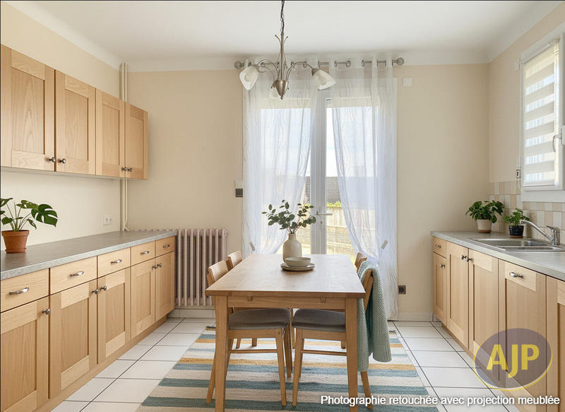 Maison - 90 m² - 4 pièces