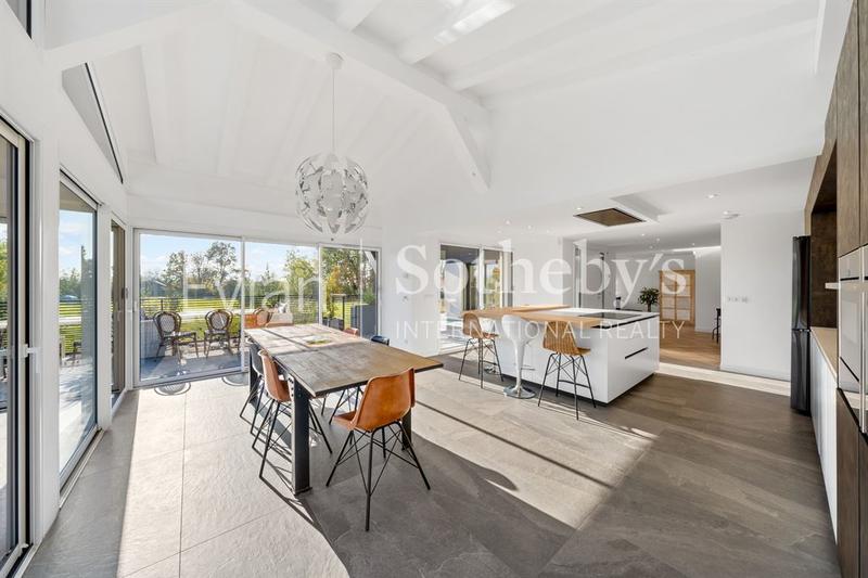 Maison - 400 m² - 14 pièces