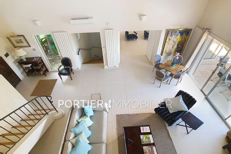 Maison - 300 m² - 9 pièces