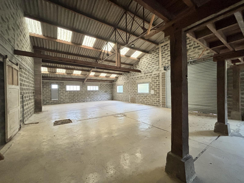 Local d'activités - 285 m² - 5 pièces
