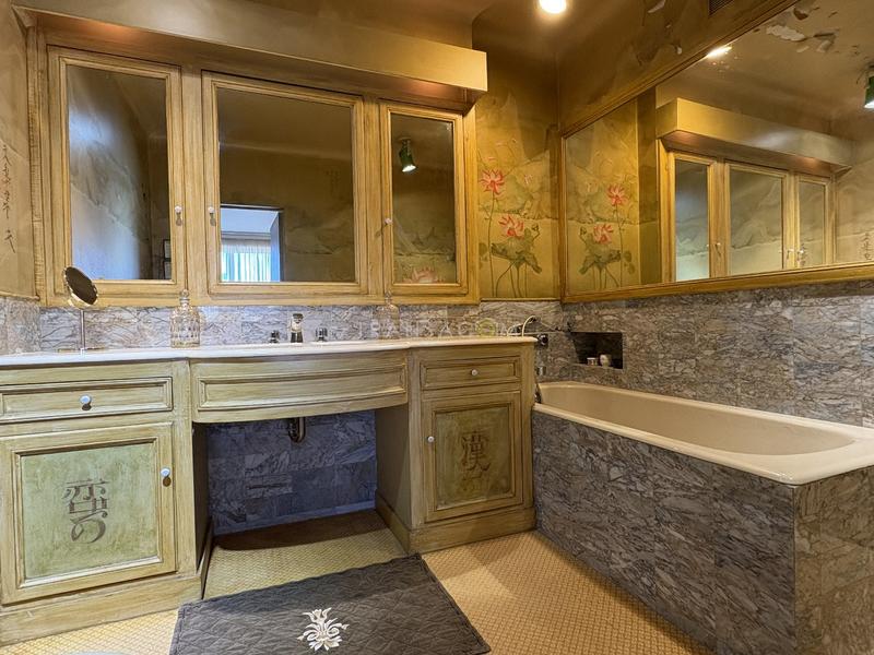 Appartement - 173 m² - 7 pièces