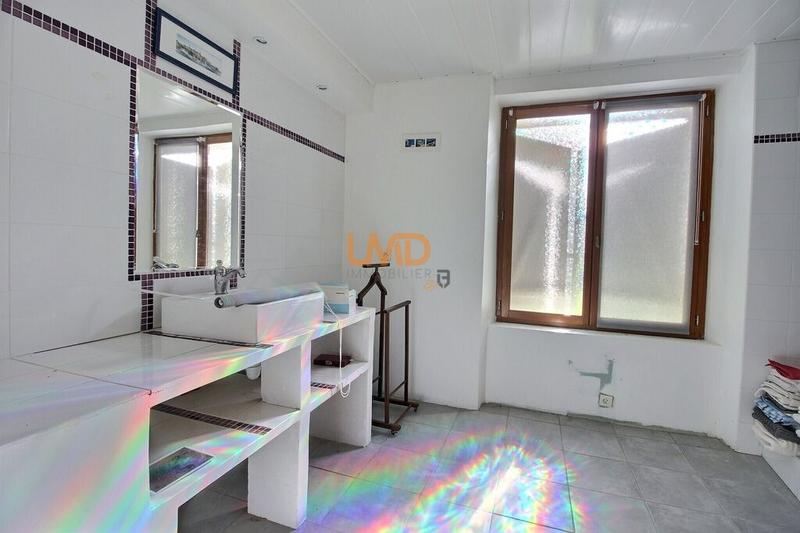 Maison - 96 m² - 4 pièces