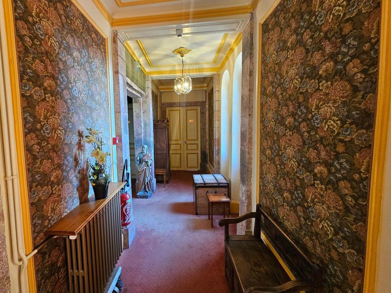 Local commercial - 370 m² - 15 pièces