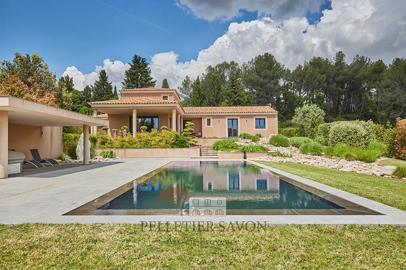 Maison - 200 m² - 6 pièces