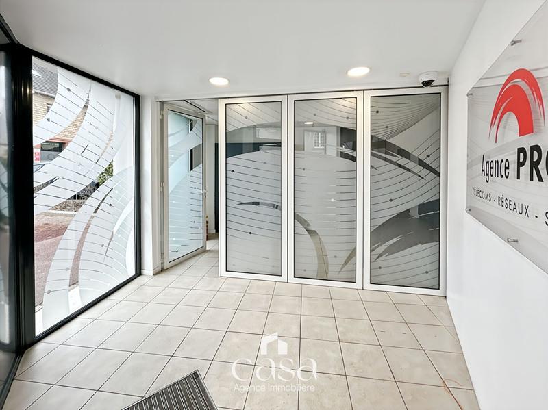 Local commercial - 130 m² - 1 pièce