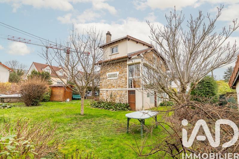 Maison - 93 m² - 5 pièces