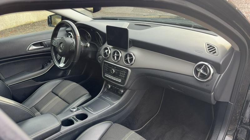 Mercedes Classe Gla I 200 d 136 7g-Tronic Sensation - Automatique Toit ouvrant