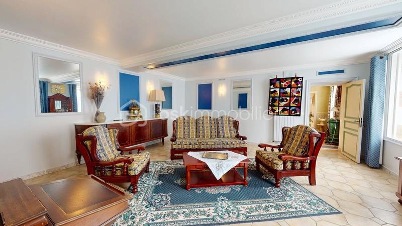 Demeure - 420 m² - 11 pièces