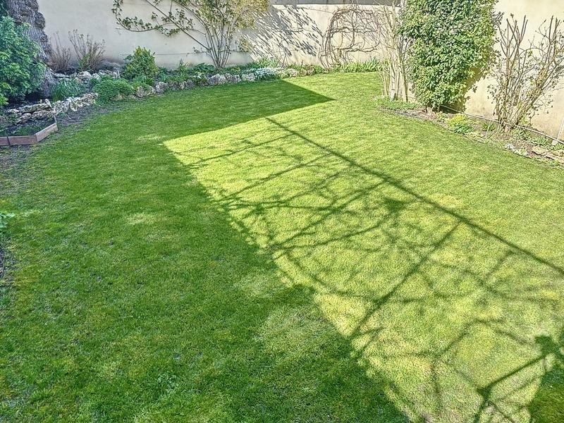 Maison bourgeoise - 334 m² - 13 pièces