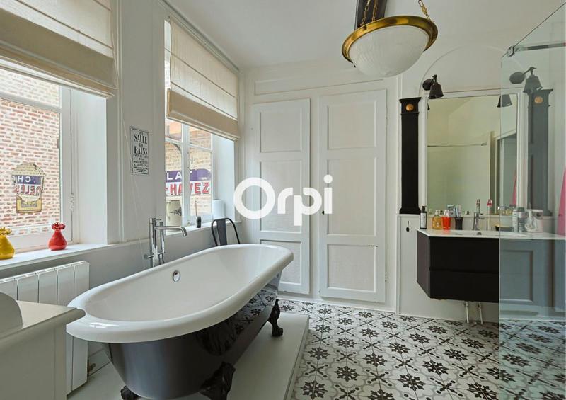 Maison - 230 m² - 7 pièces