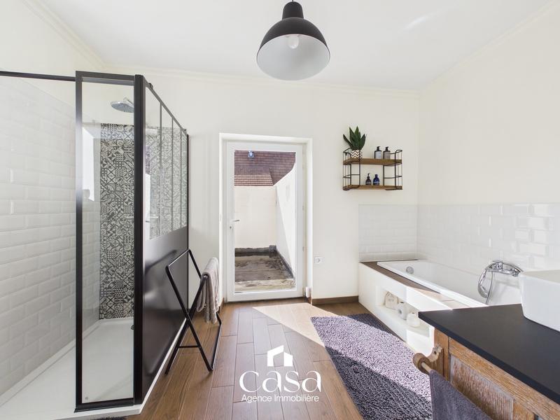 Maison - 122 m² - 6 pièces