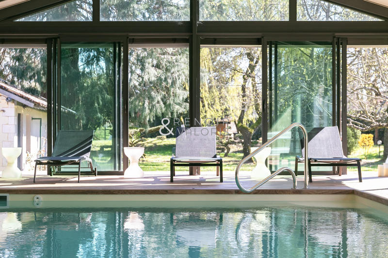 Mas - 432 m² - 8 pièces