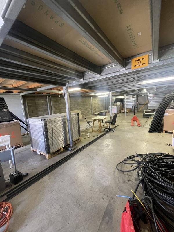 Local d'activités - 887 m²