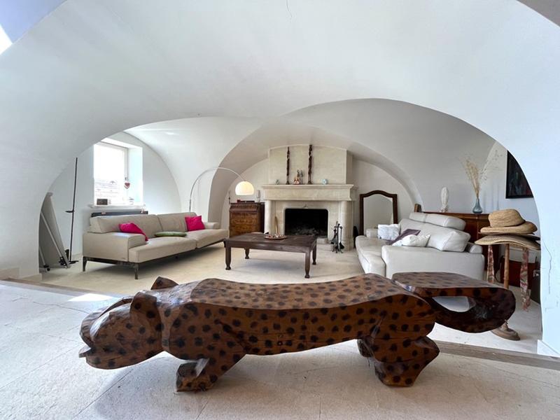 Maison - 245 m² - 8 pièces