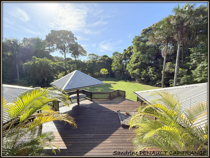 Maison de bois - 268 m² - 5 pièces