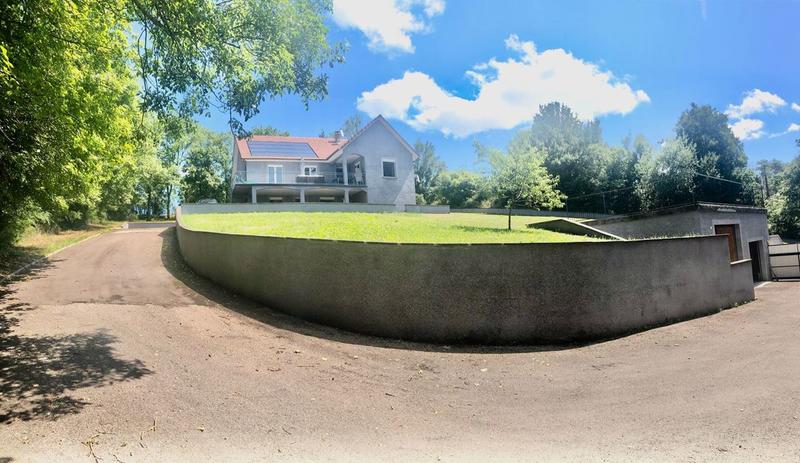 Maison traditionnelle - 180 m² - 7 pièces