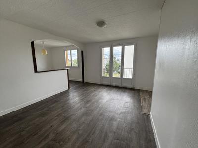 Appartement ancien - 66 m² - 4 pièces