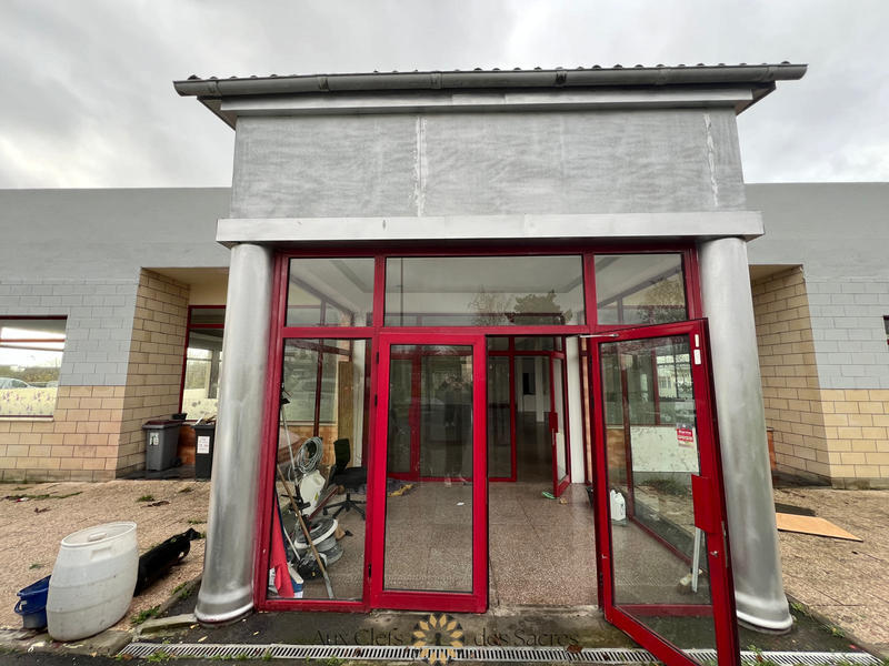 Local commercial - 2 600 m²