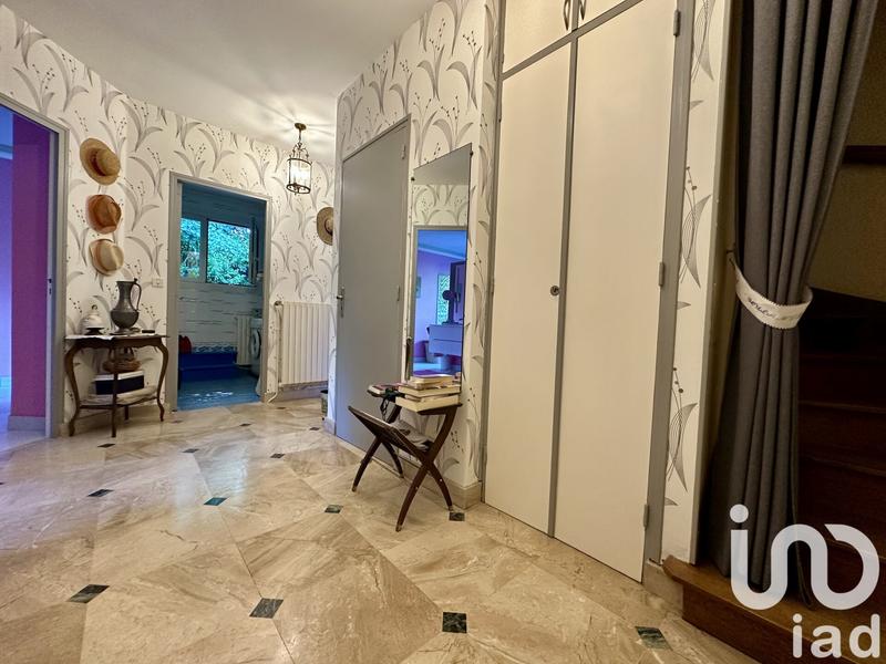 Maison - 200 m² - 8 pièces