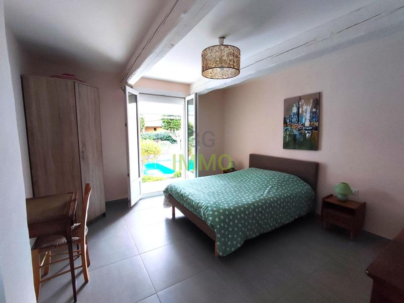 Maison - 238 m² - 8 pièces