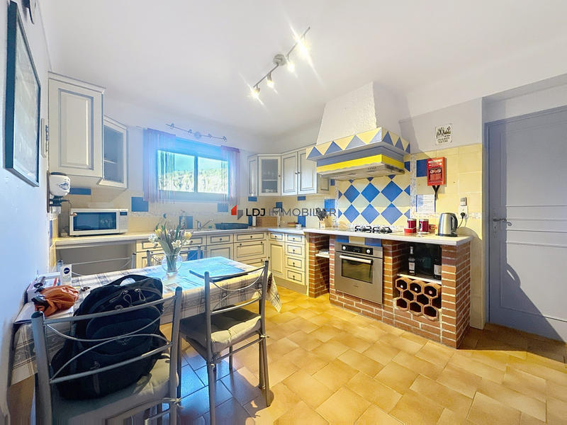 Maison - 190 m² - 8 pièces