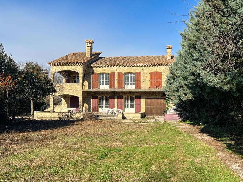 Mas - 261 m² - 6 pièces