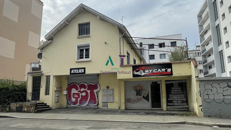 Maison - 246 m² - 8 pièces