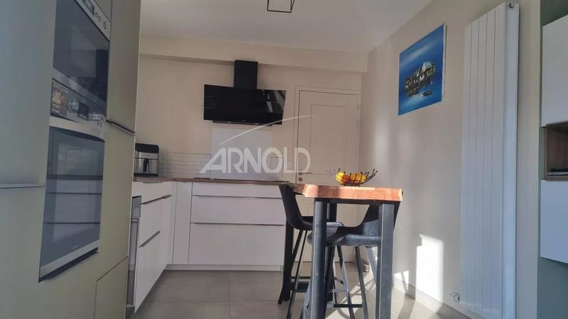 Maison - 99 m² - 5 pièces