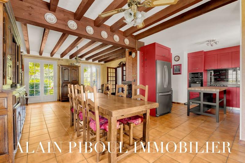 Maison traditionnelle - 173 m² - 6 pièces