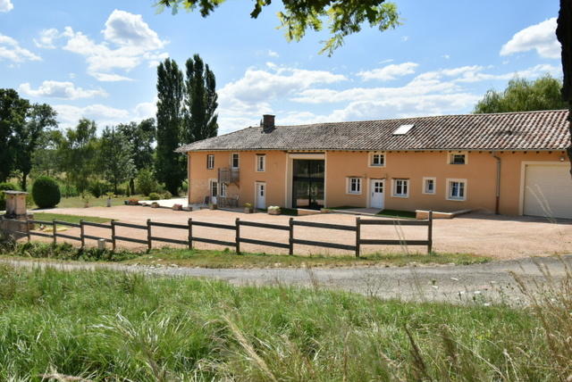 Maison - 280 m² - 8 pièces
