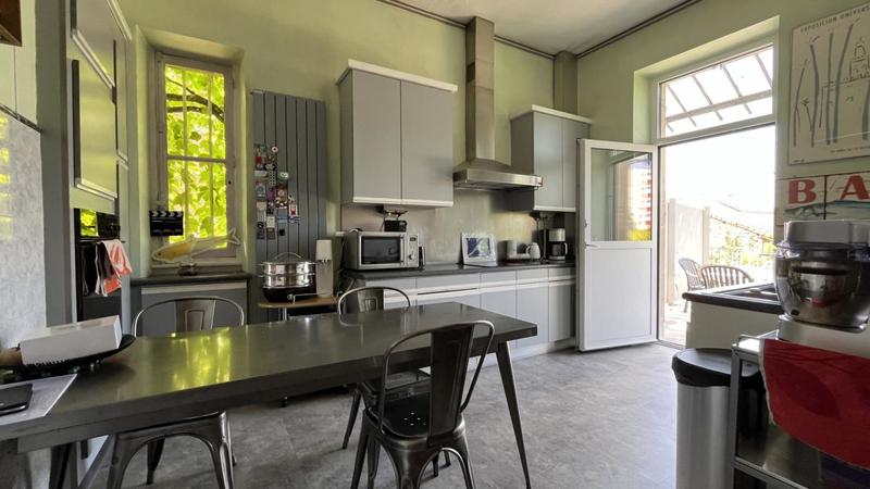 Maison - 205 m² - 8 pièces