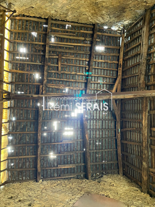 Appartement - 180 m² - 1 pièce