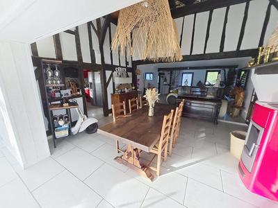 Maison - 160 m² - 9 pièces