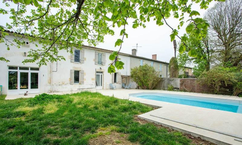 Maison - 248 m² - 7 pièces