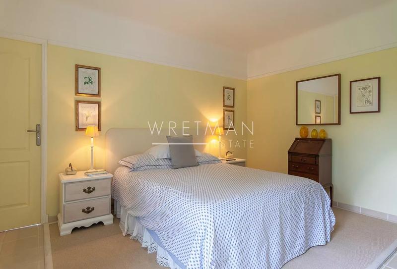 Villa - 260 m² - 8 pièces