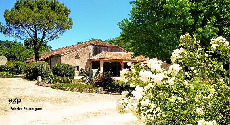 Maison - 715 m² - 29 pièces