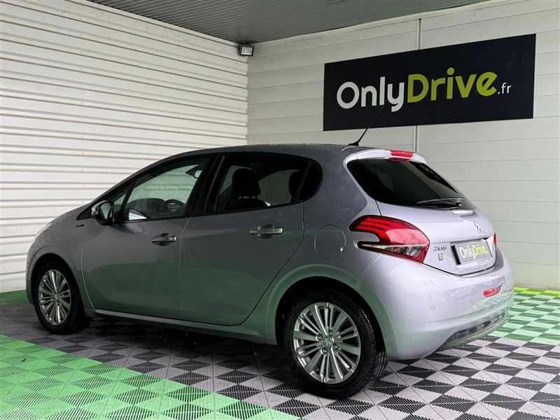 Peugeot 208 1.2 PureTech 82ch s&amp;S Bvm5 Signature