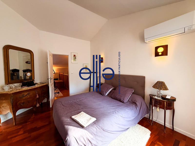 Maison - 194 m² - 7 pièces