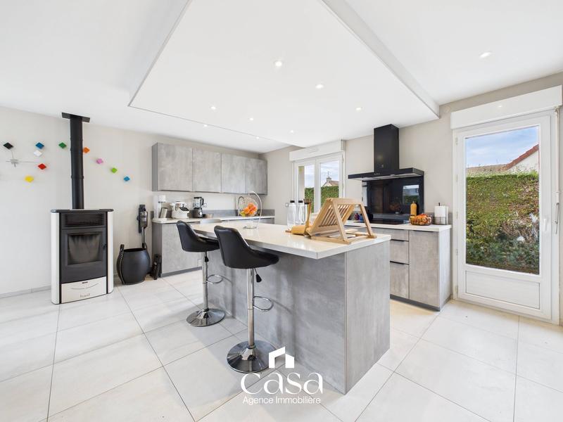 Maison - 107 m² - 6 pièces