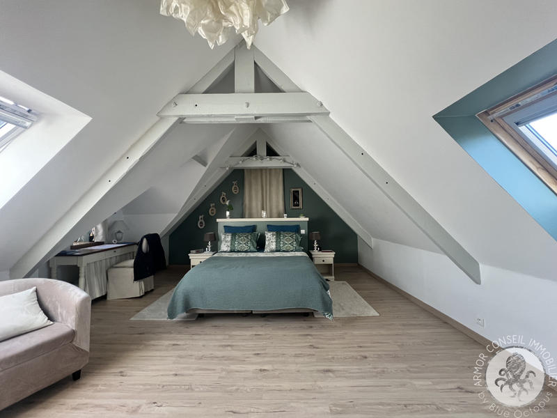 Maison - 235 m² - 6 pièces