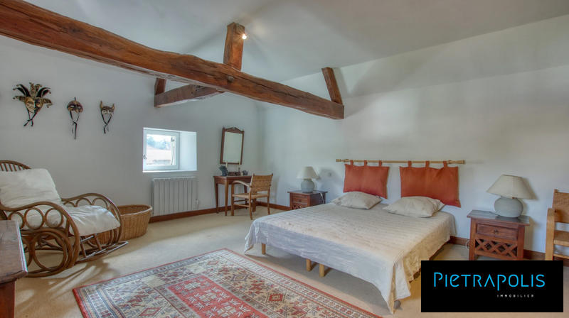 Maison - 261 m² - 8 pièces