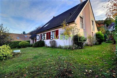 Maison - 167 m² - 8 pièces