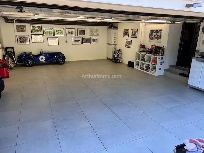 Maison - 200 m² - 8 pièces