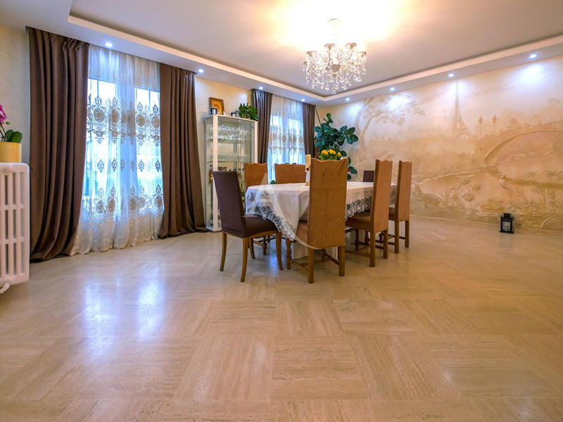 Maison - 170 m² - 7 pièces