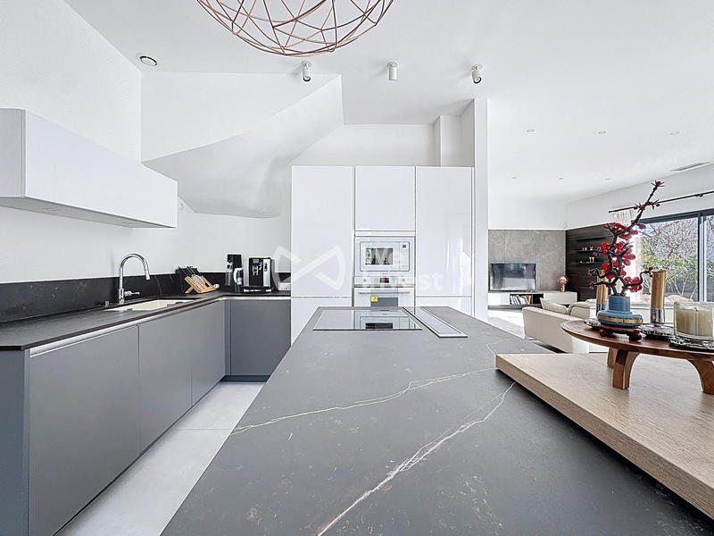 Villa - 200 m² - 8 pièces