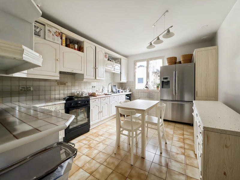 Maison - 216 m² - 8 pièces