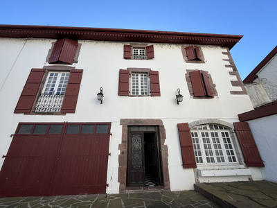 Maison - 420 m² - 15 pièces